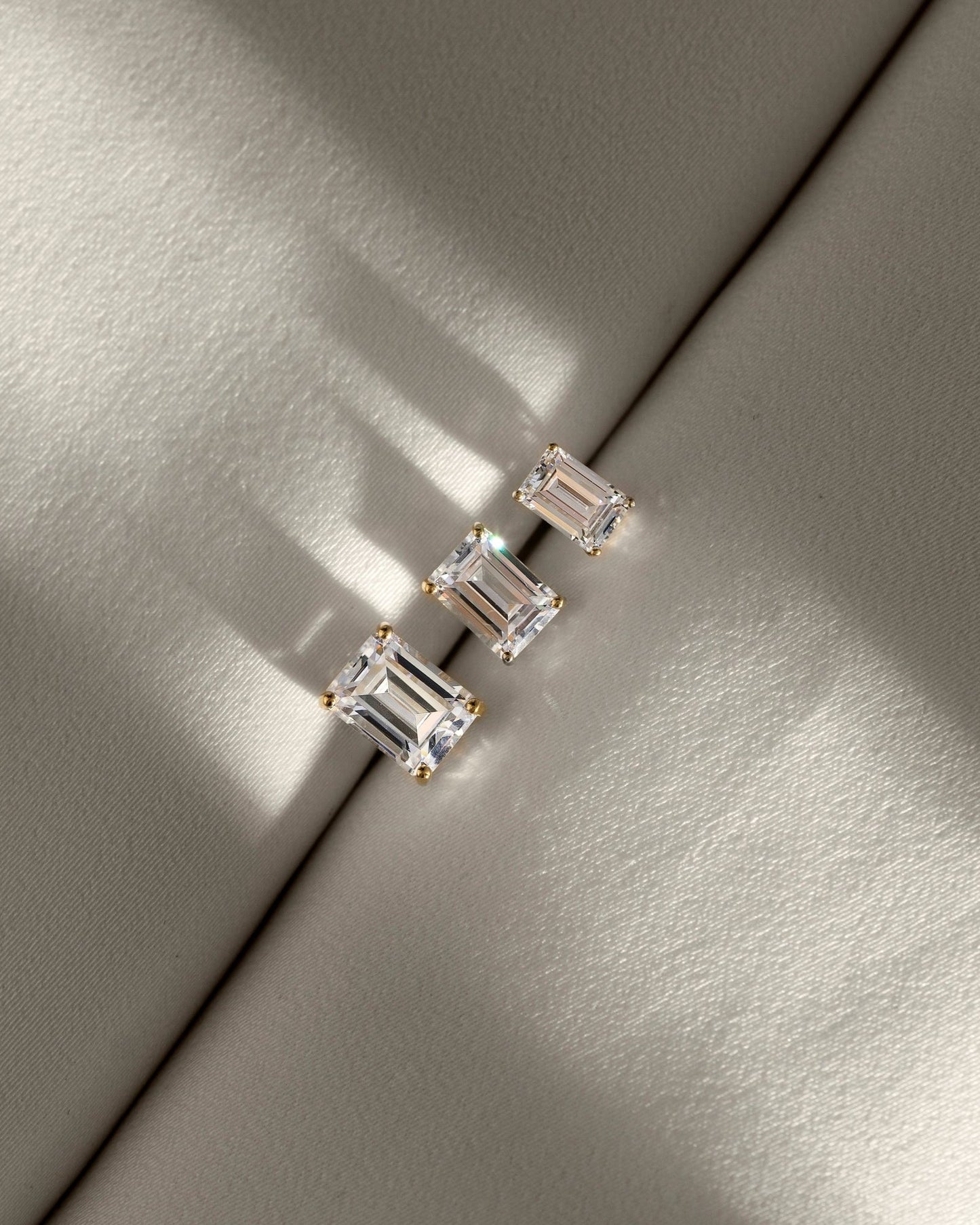 Diamonbliss Lab-Grown Diamond 2.0 cttw Emerald Solitaire Earrings